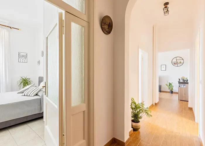 Apartment Cozy And Bright Pyramid Rome